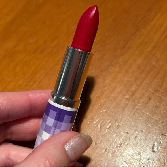 CLINIQUE Pop Lip Color Lipstick + Primer Cherry Pop - Picture 7 of 15